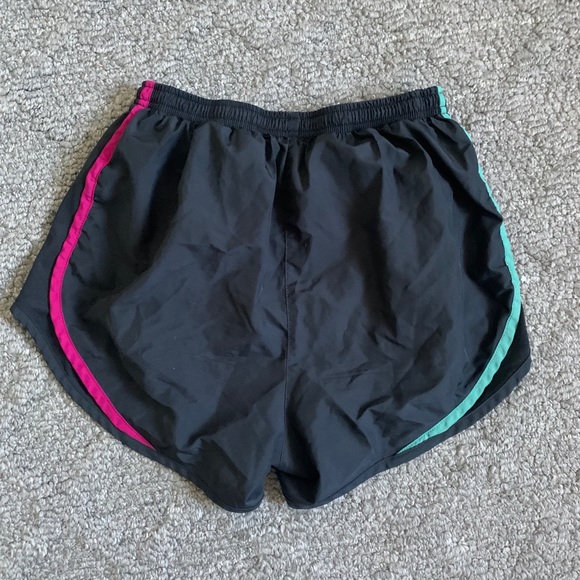 nike running shorts - Picture 2 of 3